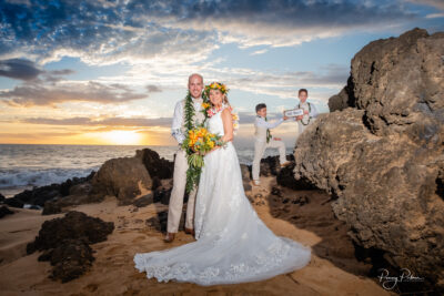 wedding-photographer-maui-hawaii-beach-sunset